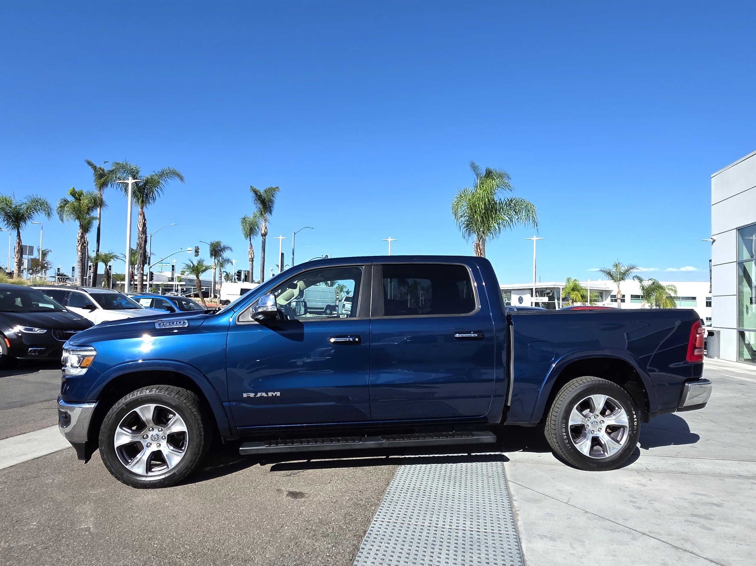 Used 2021 RAM 1500 Laramie AWD/4WD image 2