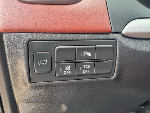 Used 2018 MAZDA CX-9 Signature image 19