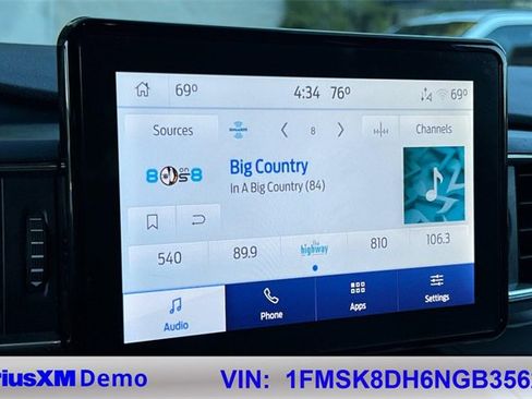 Used 2022 Ford Explorer XLT w/ Equipment Group 202A image 38