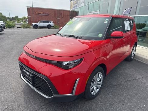 Certified 2023 Kia Soul LX FWD image 4
