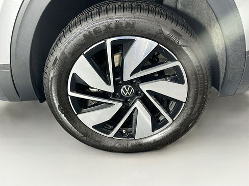 Used 2024 Volkswagen Atlas SE image 11