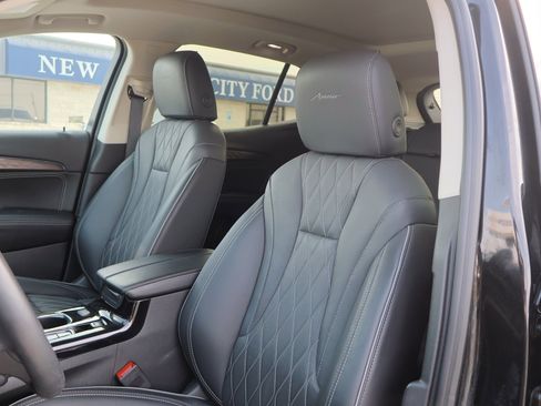 Used 2023 Buick Envision Avenir image 15