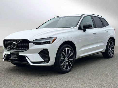Used 2025 Volvo XC60 B5 Plus w/ Protection Package Premier image 7