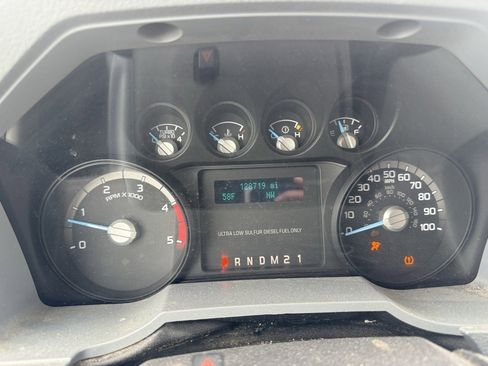 Used 2013 Ford F350 XLT w/ XLT Interior Pkg image 5