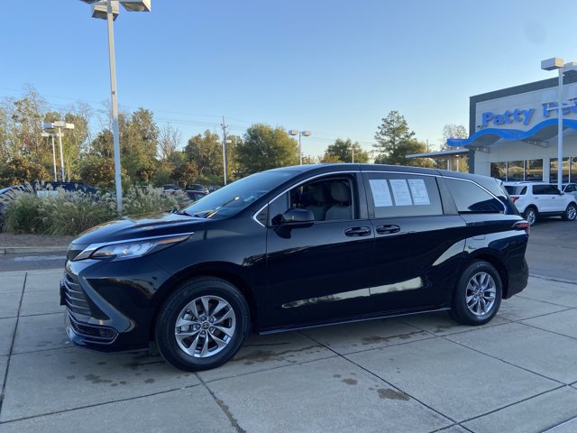 Used 2022 Toyota Sienna LE FWD image 6