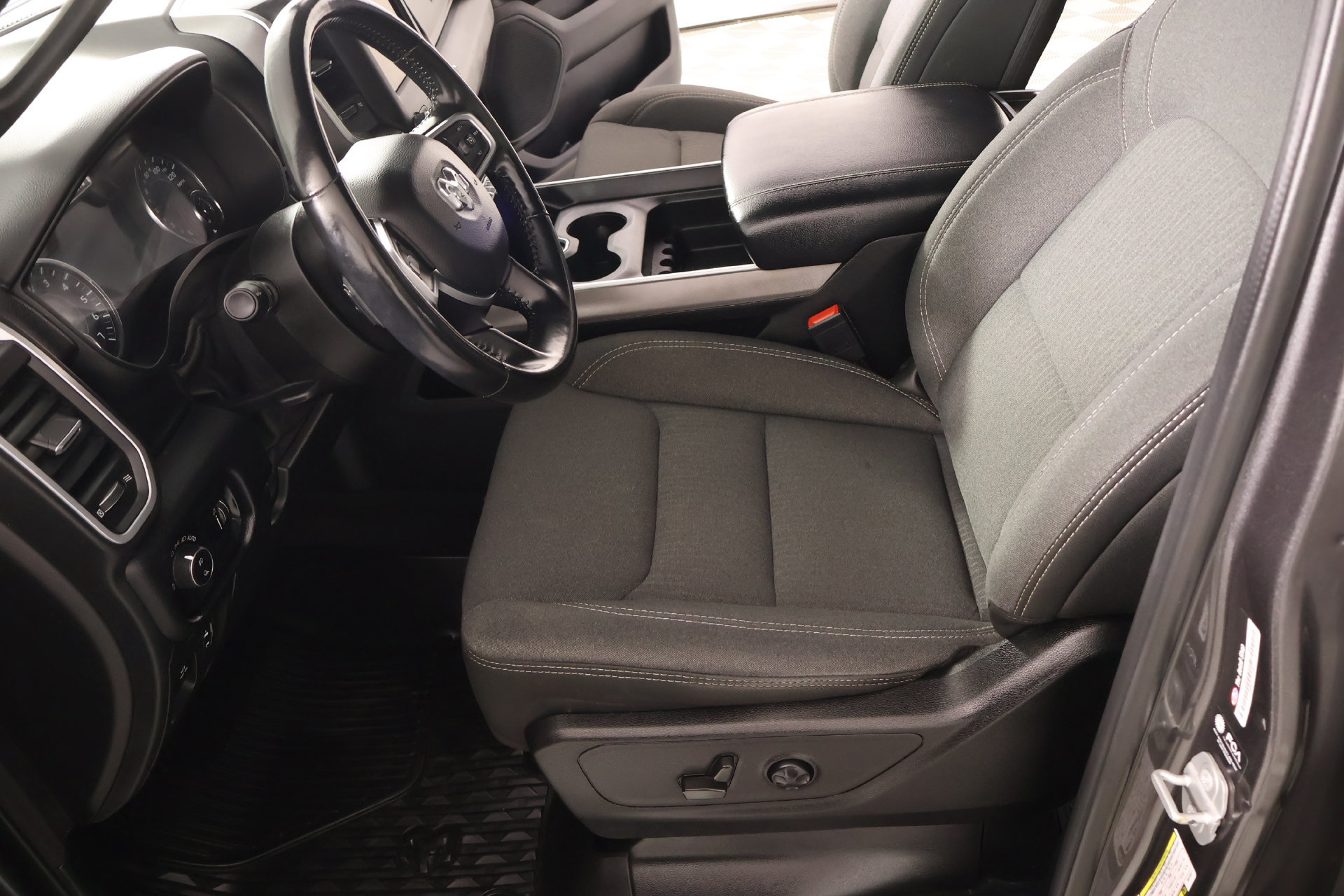 Used 2021 RAM 1500 Big Horn AWD/4WD image 11