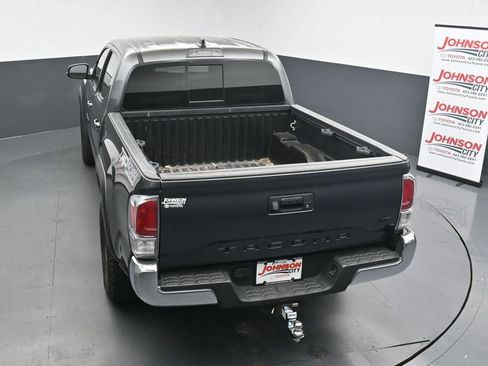 Used 2022 Toyota Tacoma TRD Off-Road AWD/4WD image 29