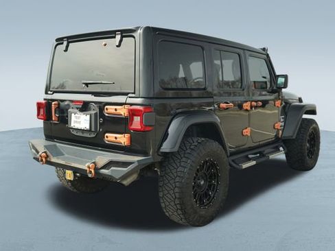 Used 2020 Jeep Wrangler Unlimited Sahara image 9