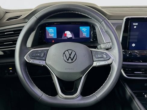 Used 2024 Volkswagen Atlas Cross Sport SE image 18