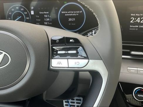 New 2025 Hyundai Elantra SEL image 21