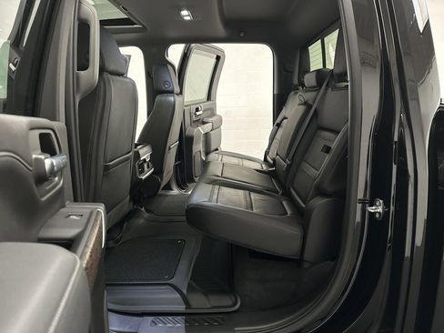 Used 2022 GMC Sierra 3500 Denali w/ Denali Black Diamond Edition image 28