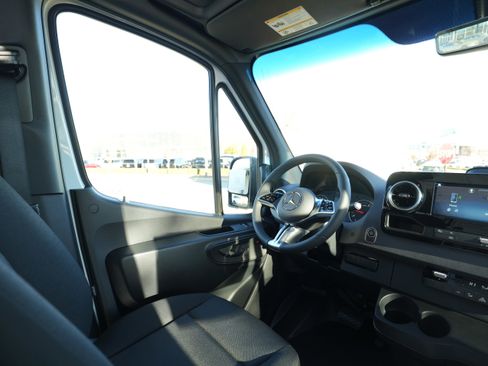 New 2026 Mercedes-Benz Sprinter 2500 image 24