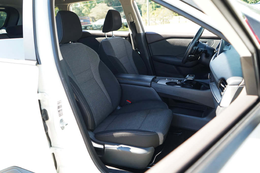 Used 2023 Nissan Rogue SV FWD image 13