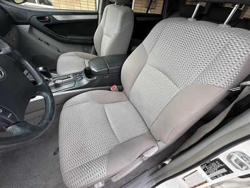 Used 2006 Toyota 4Runner SR5 image 9