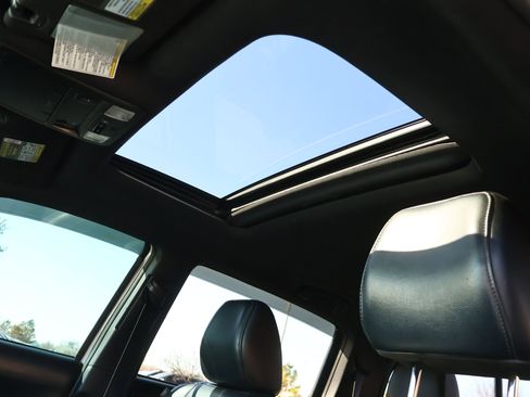 Used 2018 Toyota Tacoma Limited image 22