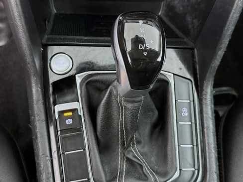 Used 2024 Volkswagen Taos SE FWD image 19