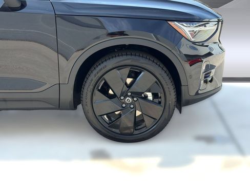 New 2026 Volvo XC40 B5 Ultra w/ Climate Package AWD/4WD image 11