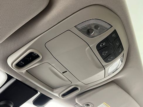 Used 2020 Chrysler Pacifica Limited image 25