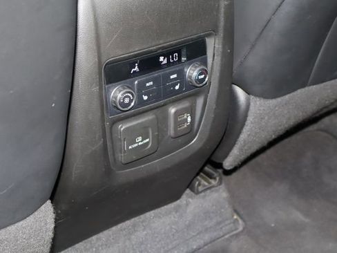 Used 2019 Buick Enclave Avenir w/ Avenir Technology Package FWD image 21