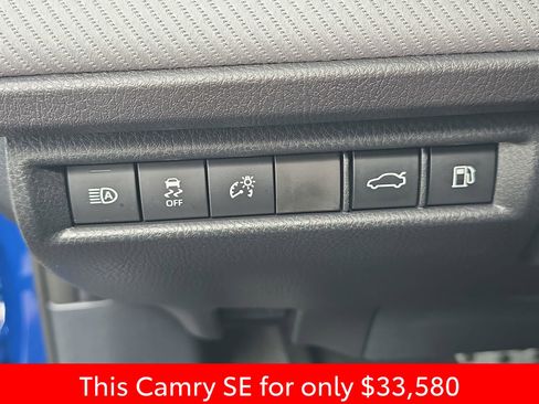 Used 2026 Toyota Camry SE FWD image 31