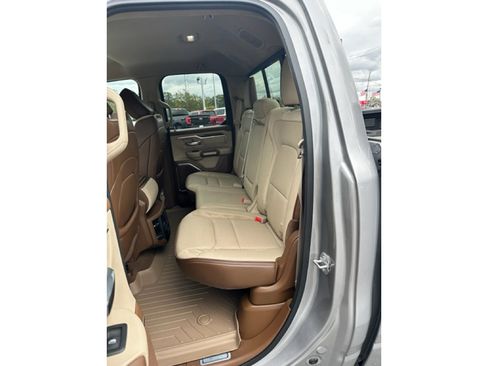 Used 2019 RAM 1500 Laramie image 9