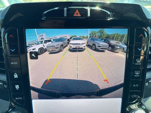 Used 2023 RAM 1500 Big Horn AWD/4WD image 30