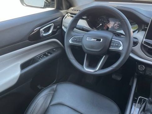 Used 2025 Jeep Compass Limited AWD/4WD image 14