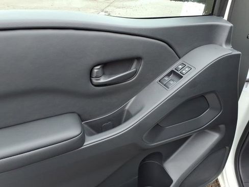 New 2026 Nissan Frontier S image 4