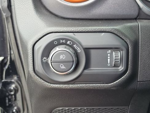 Used 2023 Jeep Gladiator Mojave w/ LED Lighting Group AWD/4WD image 33