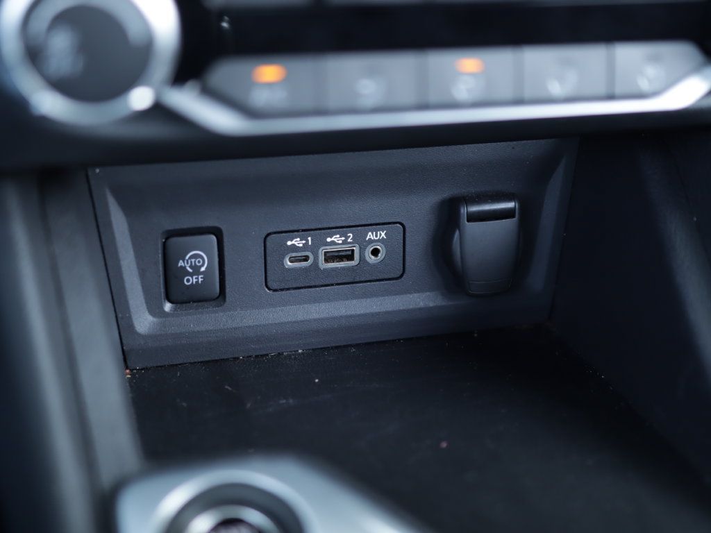 Used 2024 Nissan Sentra SV FWD image 15