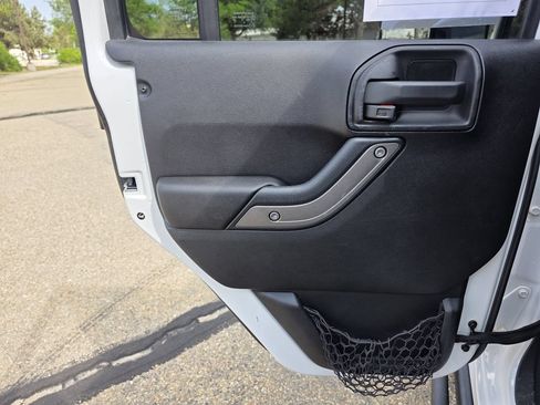 Used 2013 Jeep Wrangler Unlimited Sahara w/ Dual Top Group AWD/4WD image 15