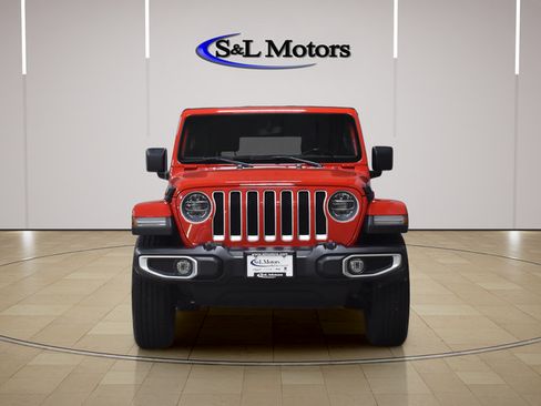 Used 2022 Jeep Wrangler Unlimited Sahara w/ Dual Top Group AWD/4WD image 2