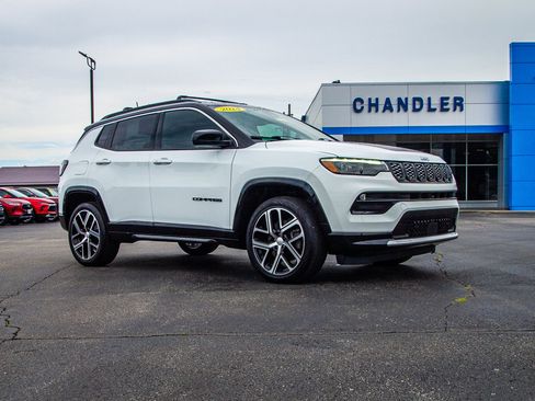 Used 2024 Jeep Compass Limited w/ Elite Group AWD/4WD image 9