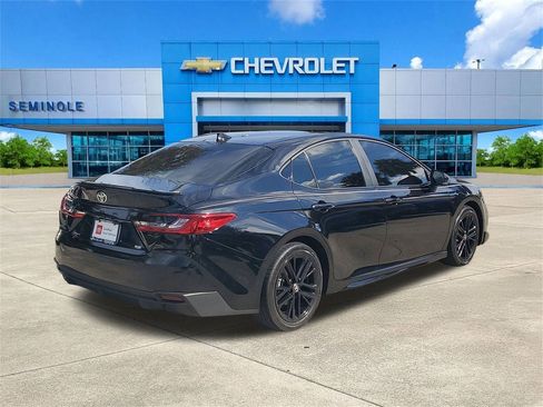 Used 2025 Toyota Camry LE image 4