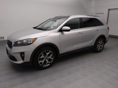 Used 2019 Kia Sorento EX image 2