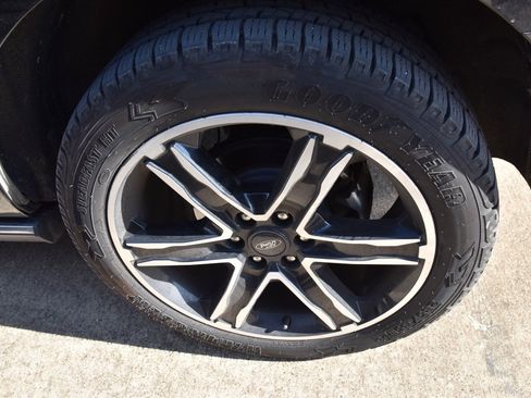 Used 2021 Ford Expedition Max Limited image 13