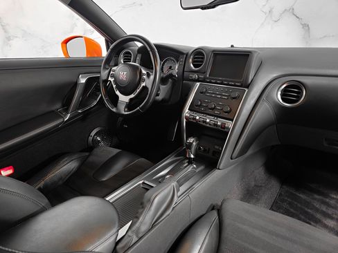 Used 2010 Nissan GT-R Premium image 18