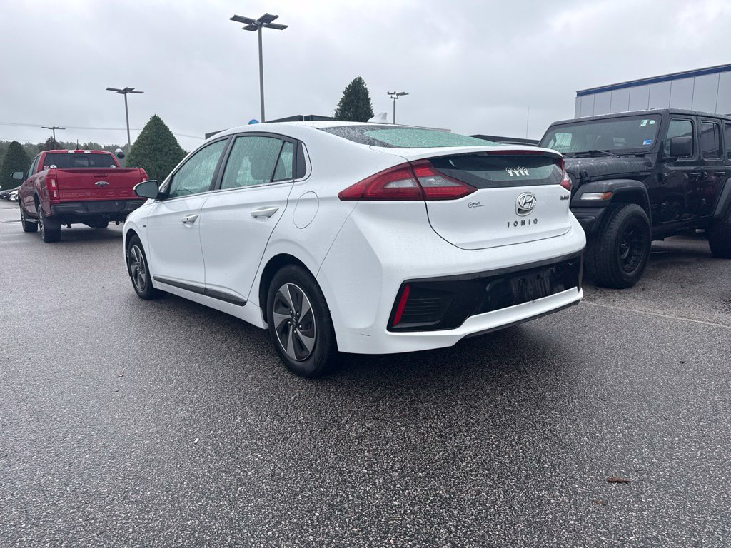 Used 2019 Hyundai Ioniq SEL FWD image 3