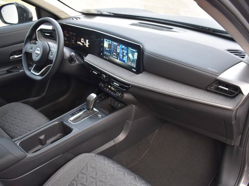Used 2026 Nissan Kicks SV w/ SV Premium Package FWD image 48