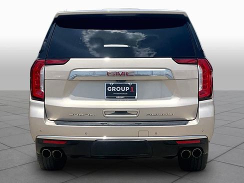 Used 2021 GMC Yukon XL Denali w/ Denali Premium Package RWD image 5