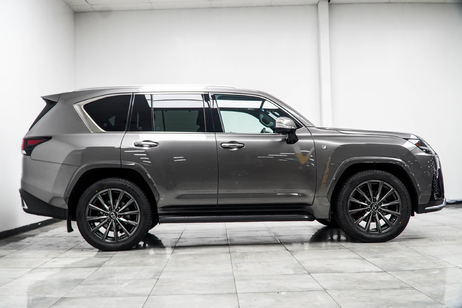 Used 2023 Lexus LX 600 F Sport AWD/4WD image 8