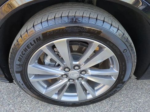 Used 2023 Cadillac XT6 Premium Luxury w/ Technology Package AWD/4WD image 9