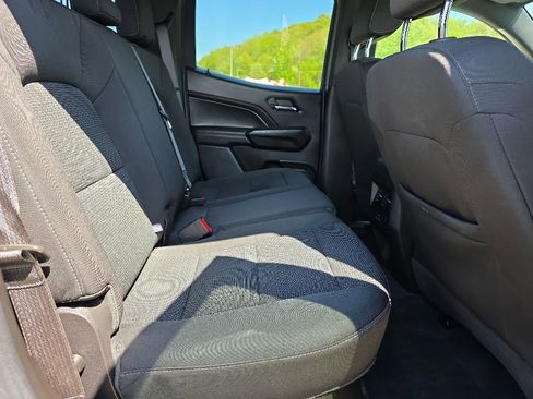 Used 2023 Chevrolet Colorado LT w/ LT Convenience Package II AWD/4WD image 17