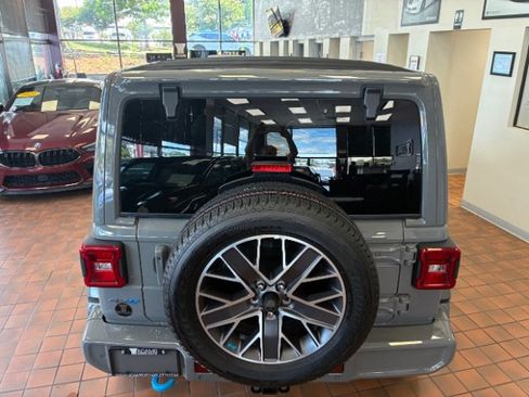 Used 2023 Jeep Wrangler Unlimited Sahara AWD/4WD image 13