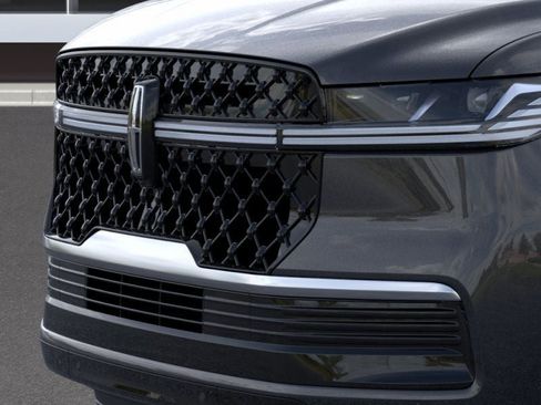 New 2025 Lincoln Navigator Reserve w/ Jet Appearance Package image 17
