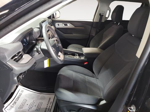 Used 2025 Ford Explorer Active RWD image 23