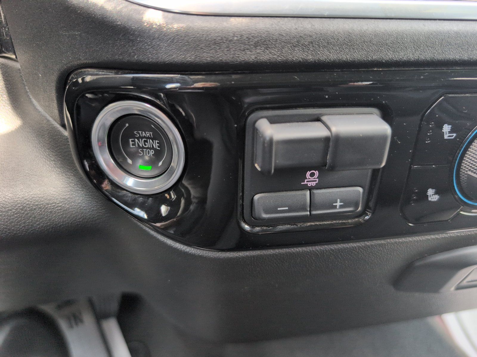 Used 2025 Chevrolet Silverado 2500 LT w/ Convenience Package AWD/4WD image 33