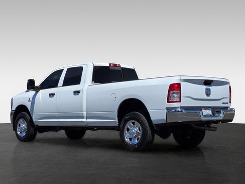 Used 2024 RAM 2500 Tradesman w/ Chrome Appearance Group AWD/4WD image 6