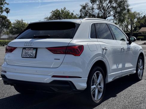 Used 2020 Audi Q3 2.0T Premium w/ Convenience Package AWD/4WD image 2
