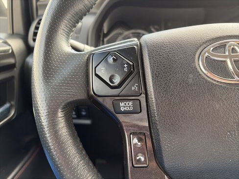 Used 2022 Toyota 4Runner TRD Off-Road image 16